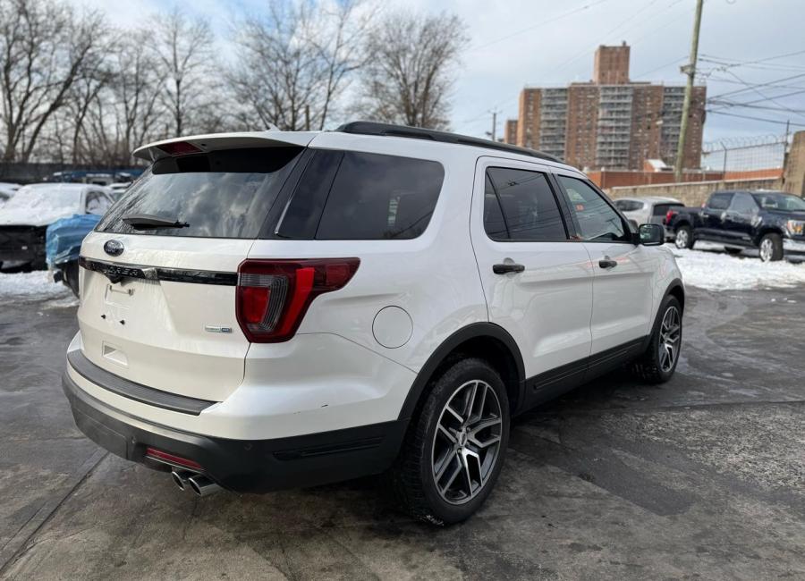 Salvage 2019 Ford Explorer Sport in White