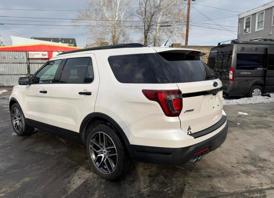 Salvage 2019 Ford Explorer Sport in White