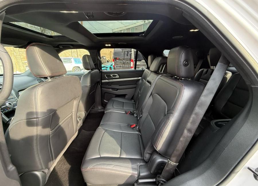 Salvage 2019 Ford Explorer Sport in White