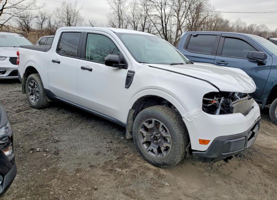 Salvage 2024 Ford Maverick Xlt in White