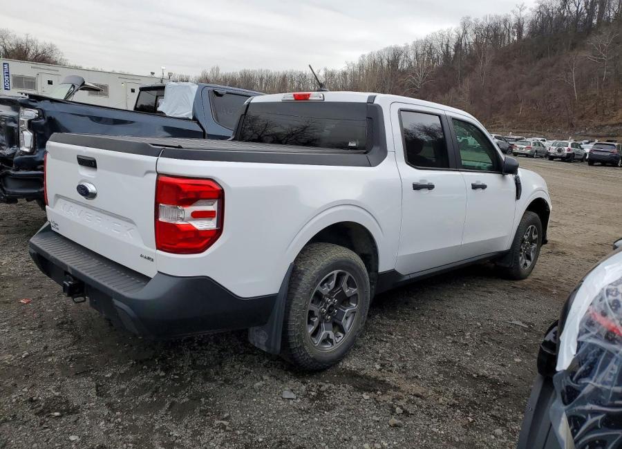 Salvage 2024 Ford Maverick Xlt in White