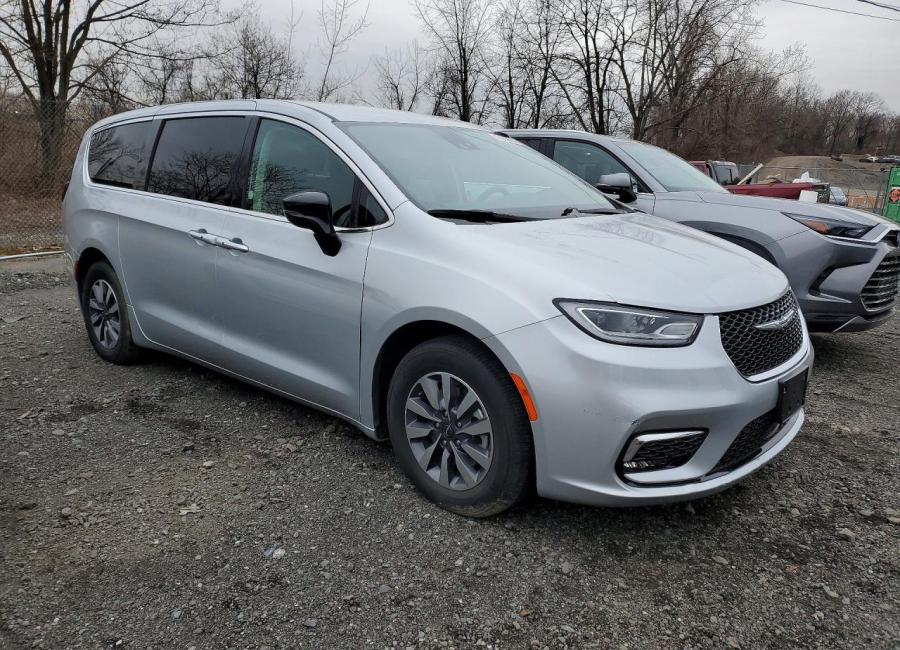 Salvage 2024 Chrysler Pacifica Hybrid Select in Gray