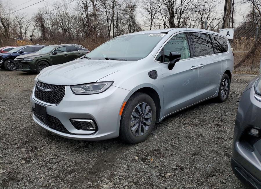Salvage 2024 Chrysler Pacifica Hybrid Select in Gray