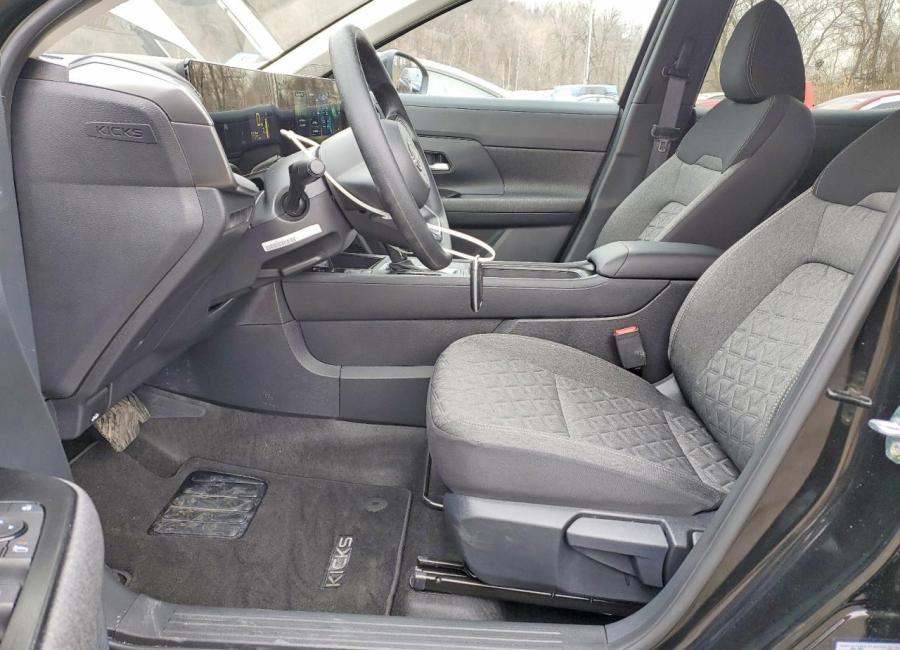 Salvage 2026 Nissan Kicks Sv in Black