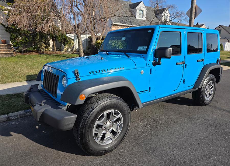 Salvage 2017 Jeep Wrangler Rubicon Unlimited in Blue