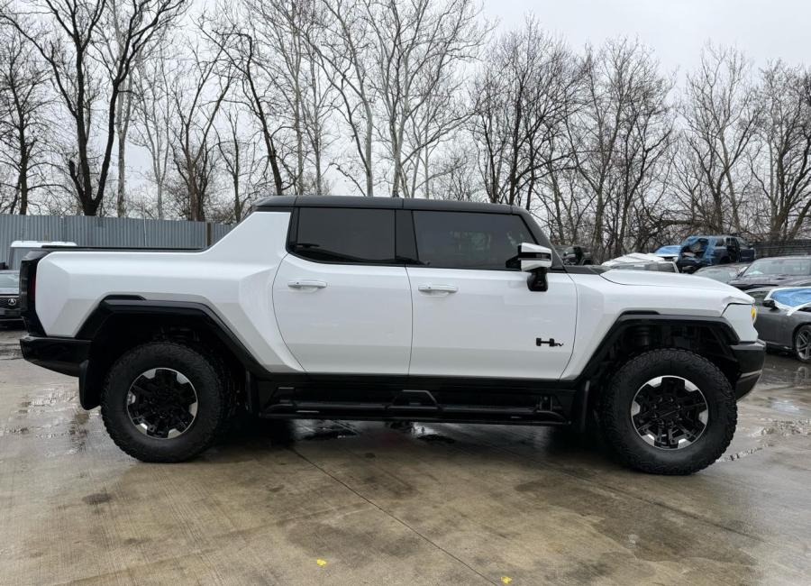 Salvage 2023 Gmc Hummer Edition 1 in White