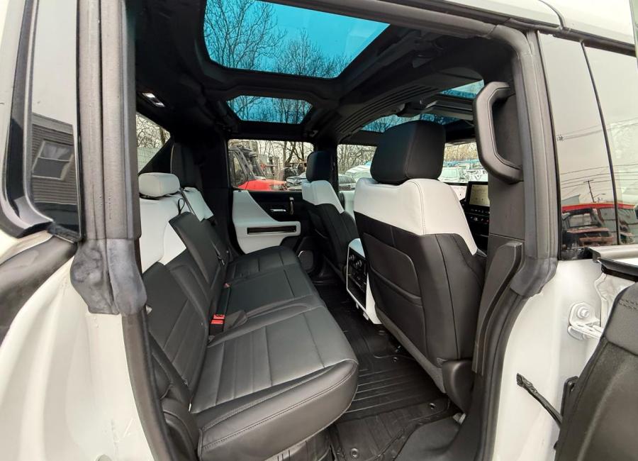 Salvage 2023 Gmc Hummer Edition 1 in White