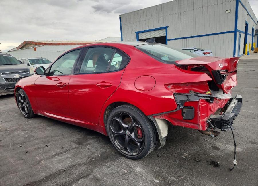 Salvage 2018 Alfa Romeo Giulia Ti Q4 in Red