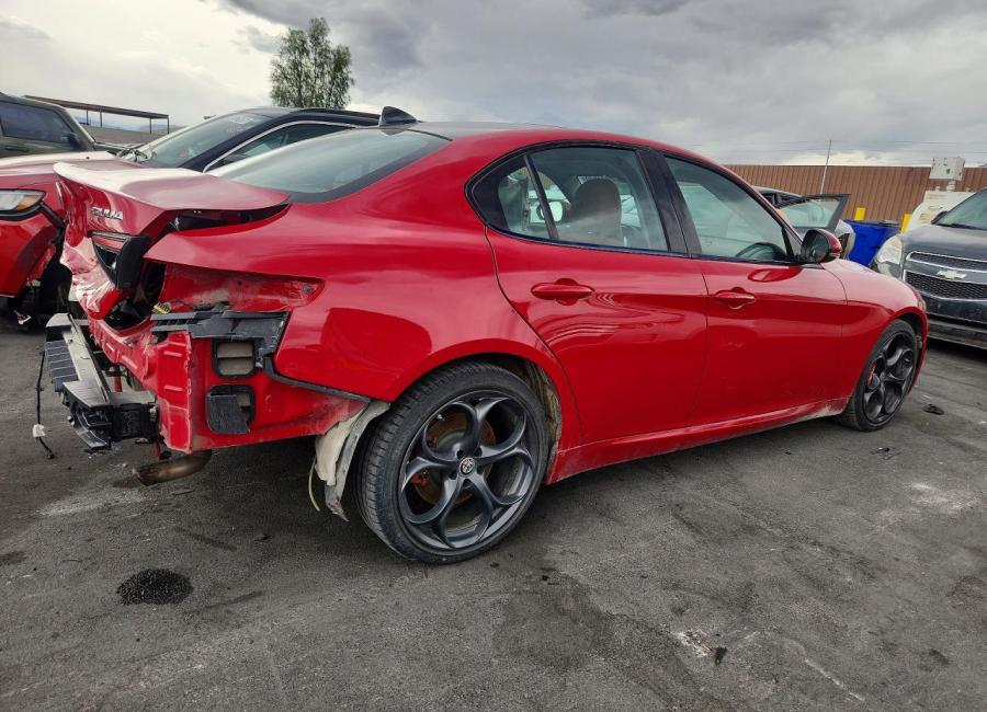 Salvage 2018 Alfa Romeo Giulia Ti Q4 in Red