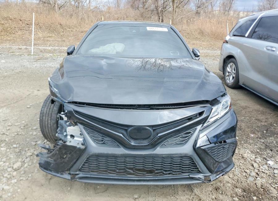 Salvage 2023 Toyota Camry Se in Black