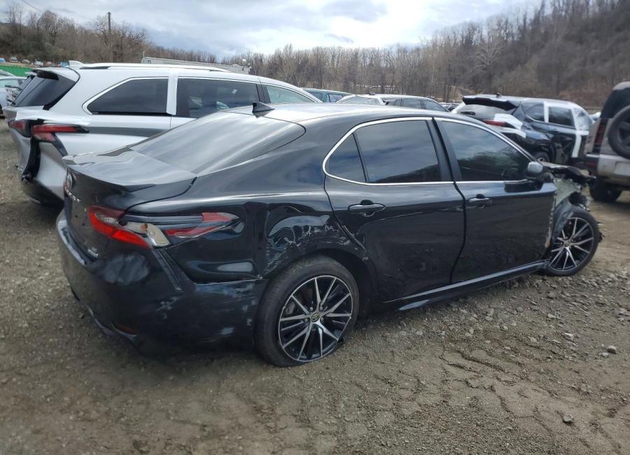 Salvage 2023 Toyota Camry Se in Black