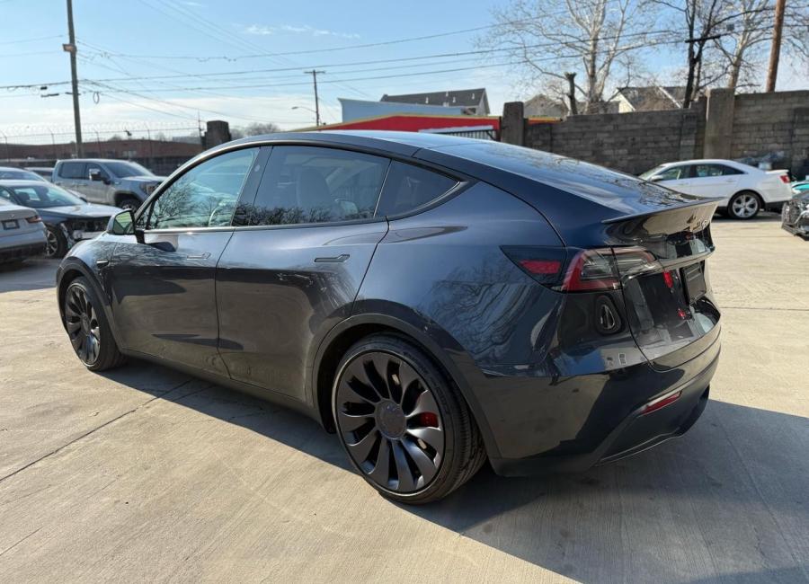 Salvage 2025 Tesla Model Y  in Gray