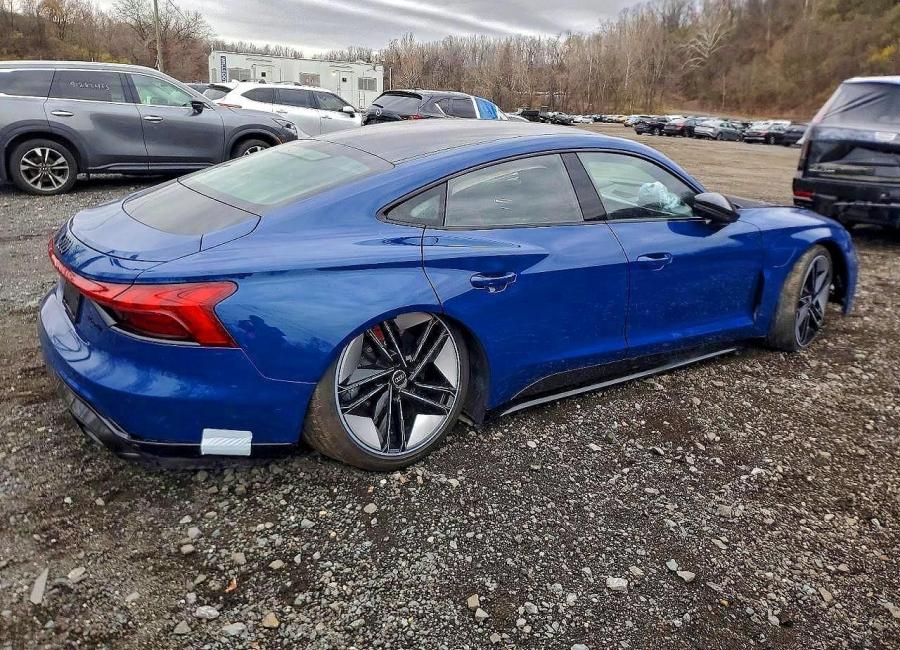 Salvage 2024 Audi Rs E-tron Gt in Blue