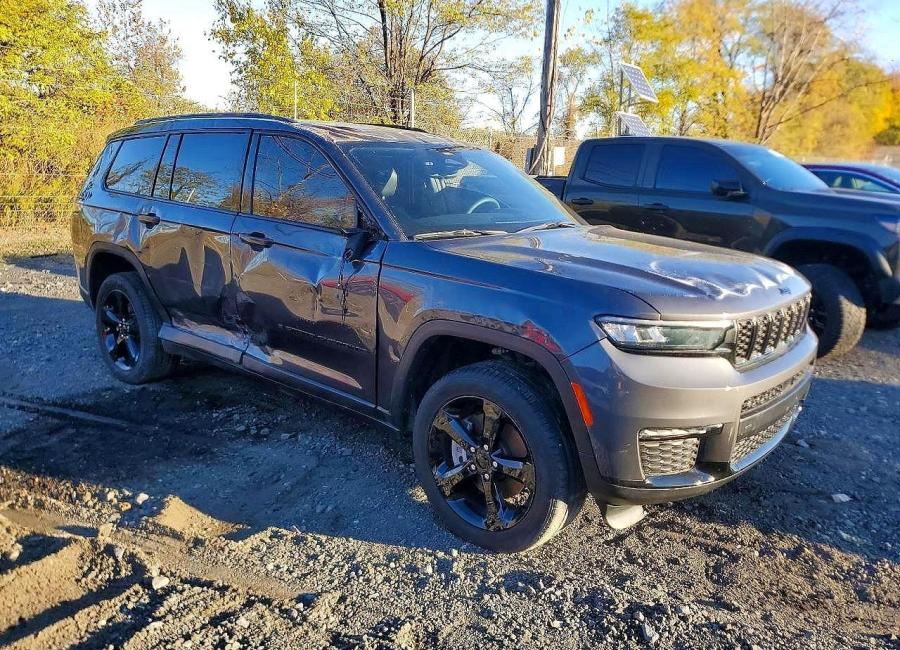 Salvage 2024 Jeep Grand Cherokee L Limited in Black