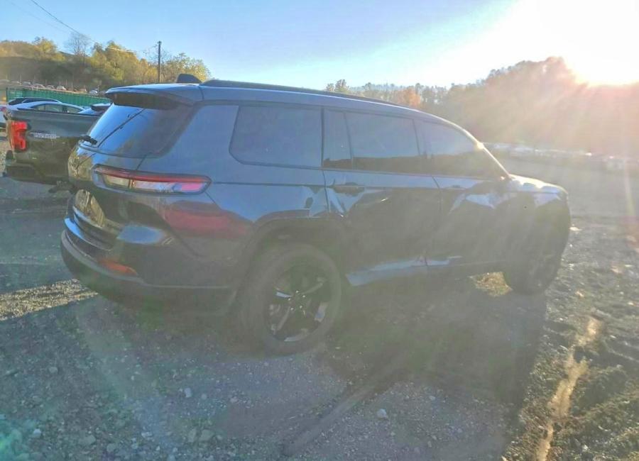 Salvage 2024 Jeep Grand Cherokee L Limited in Black