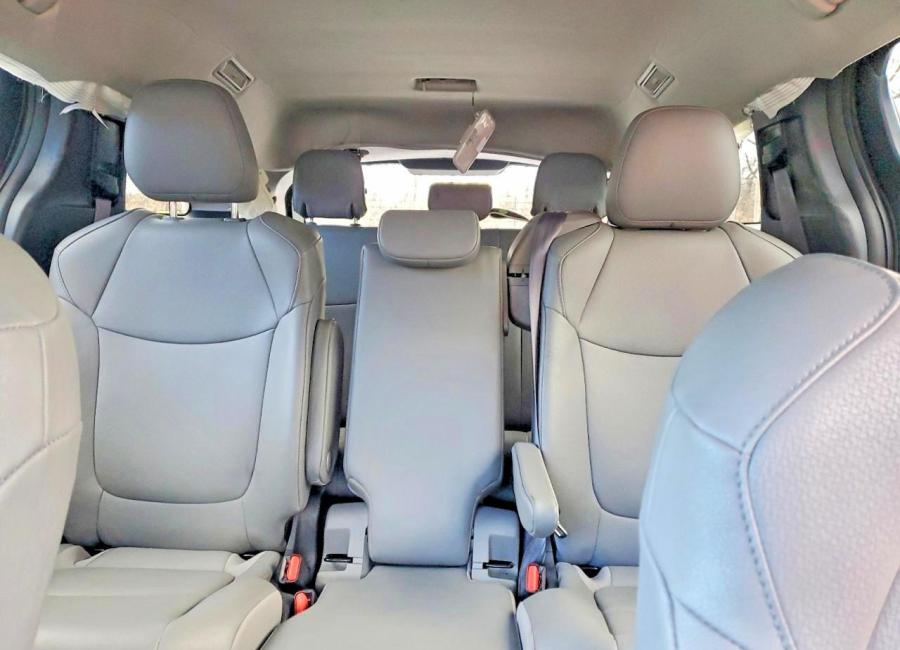Salvage 2025 Toyota Sienna Xle in Gray