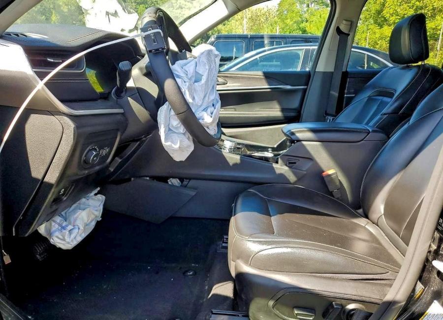 Salvage 2023 Jeep Grand Cherokee Limited in Black