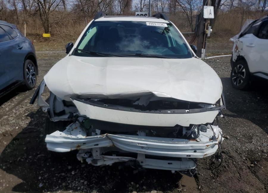 Salvage 2025 Subaru Outback Onyx Edition in White