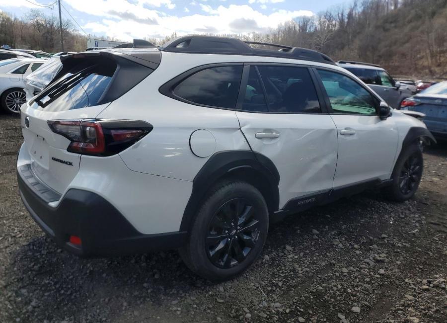Salvage 2025 Subaru Outback Onyx Edition in White