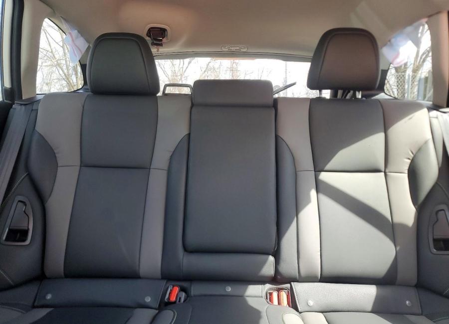Salvage 2025 Subaru Outback Onyx Edition in White