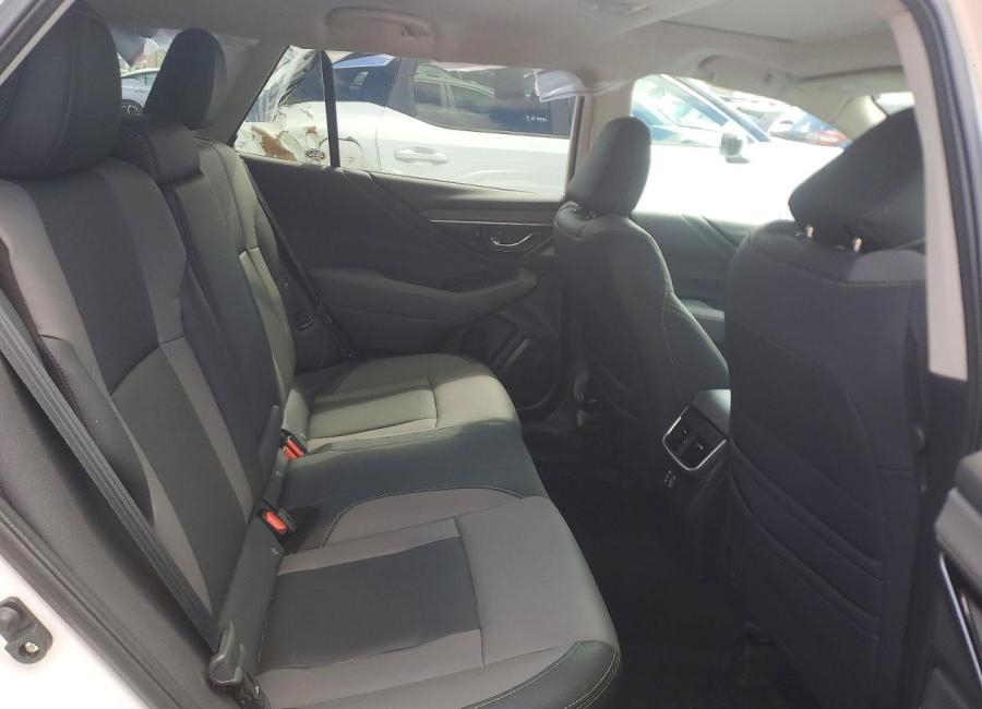 Salvage 2025 Subaru Outback Onyx Edition in White