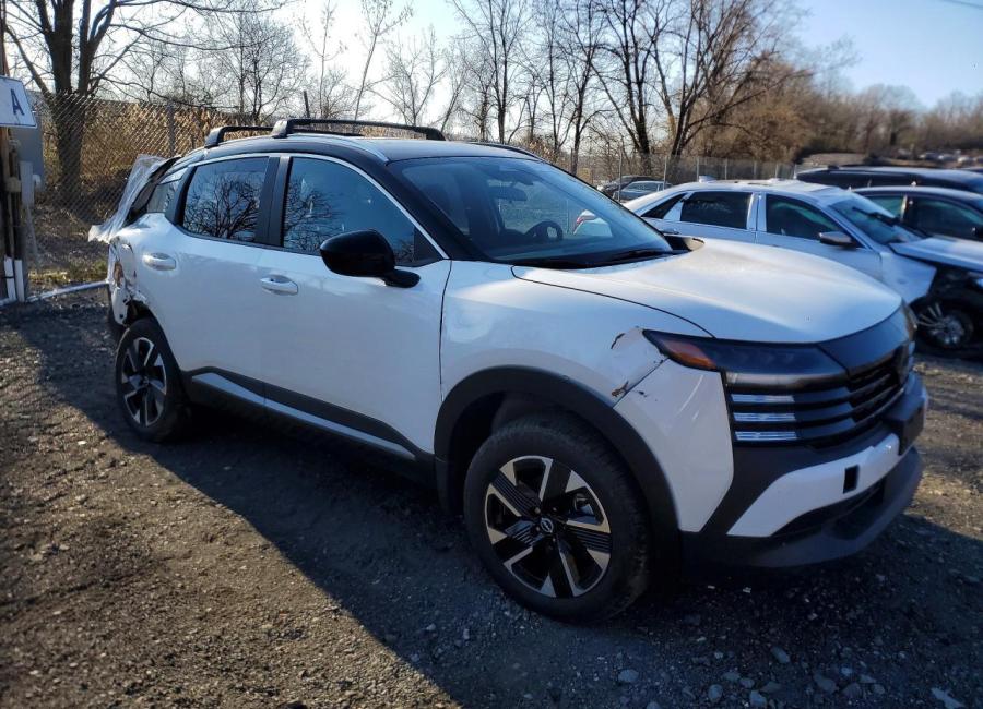 Salvage 2026 Nissan Kicks Sv in White