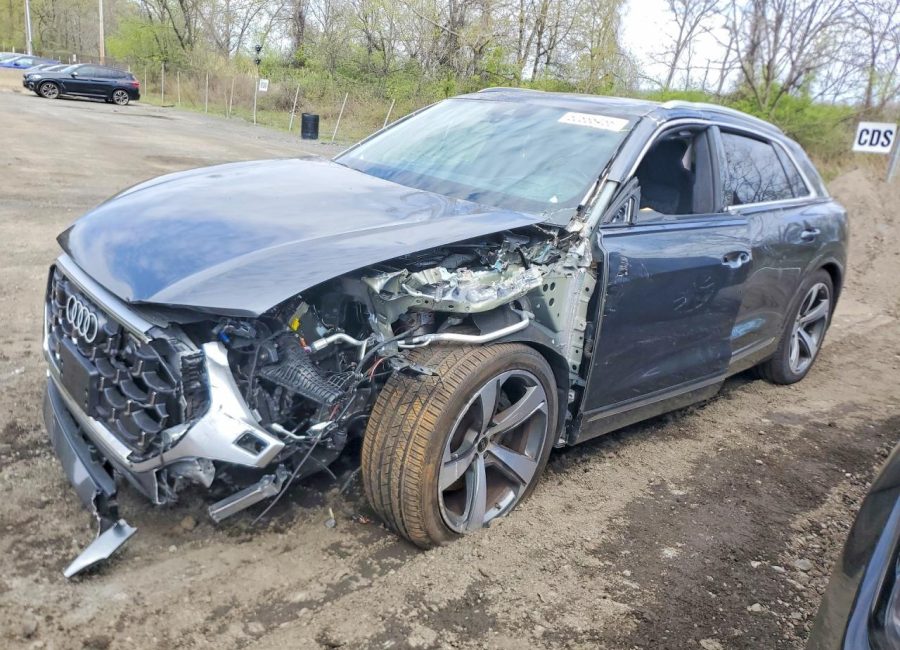 Salvage 2025 Audi Sq8 Prestige in Gray