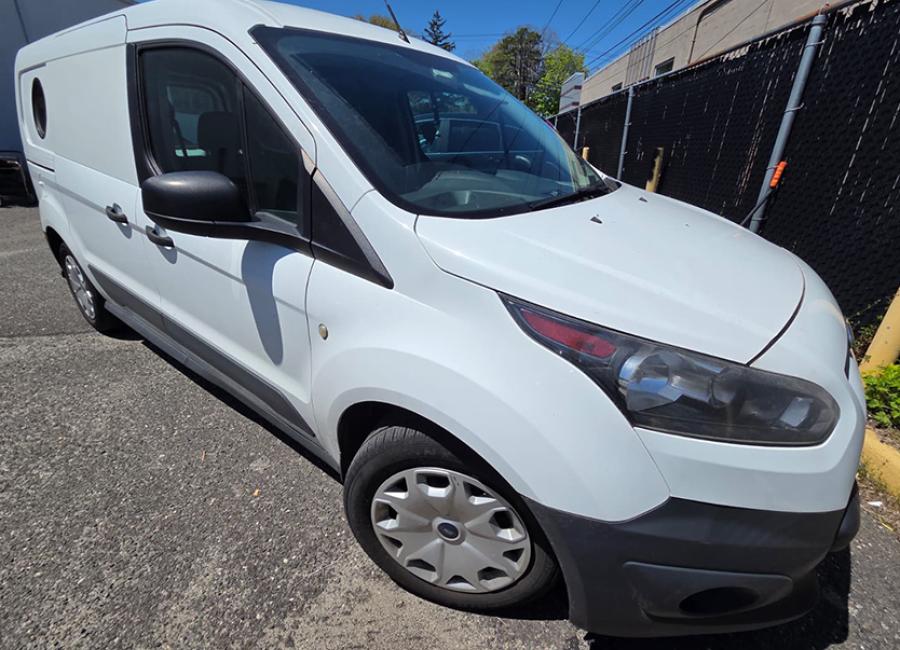Salvage 2016 Ford Transit Connect in White
