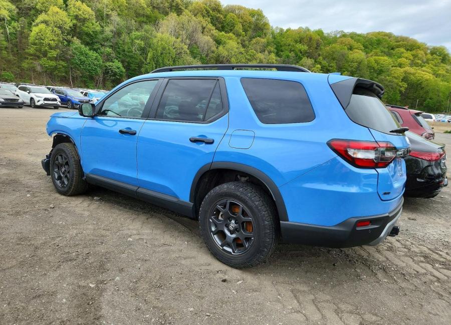 Salvage 2025 Honda Pilot Trailsport in Blue