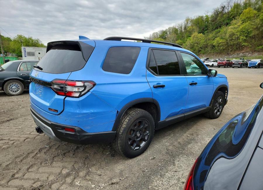 Salvage 2025 Honda Pilot Trailsport in Blue