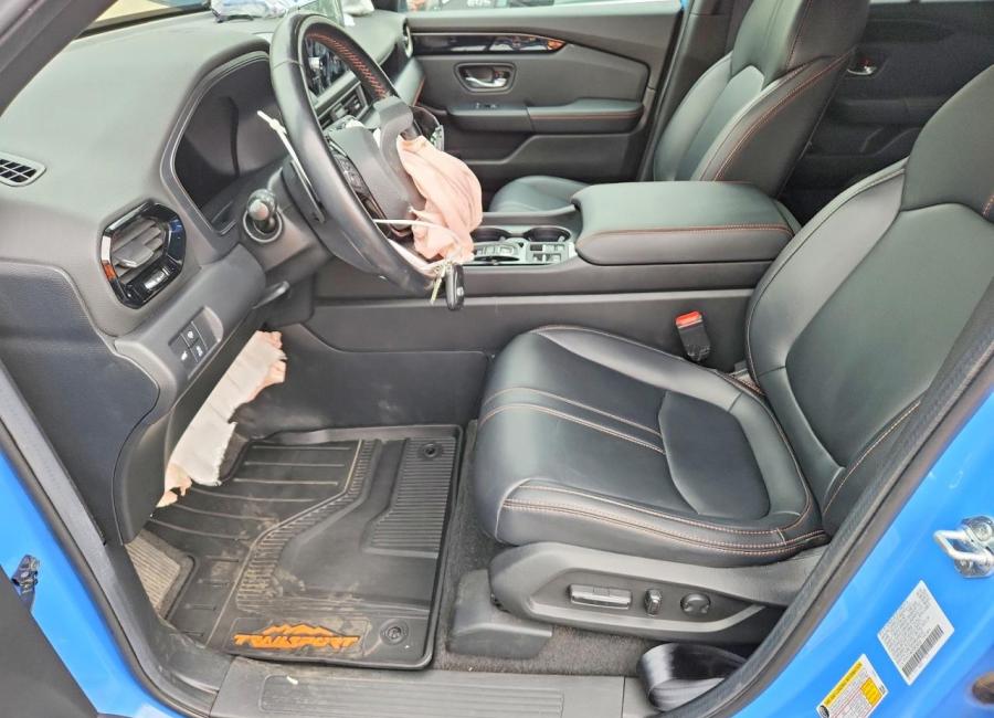 Salvage 2025 Honda Pilot Trailsport in Blue