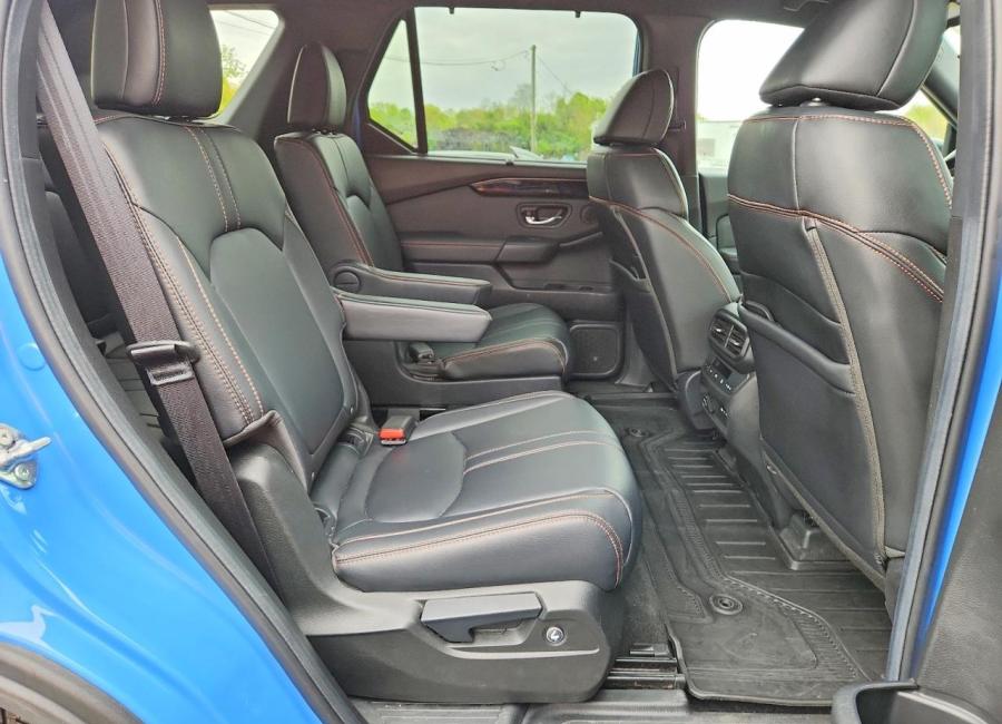 Salvage 2025 Honda Pilot Trailsport in Blue