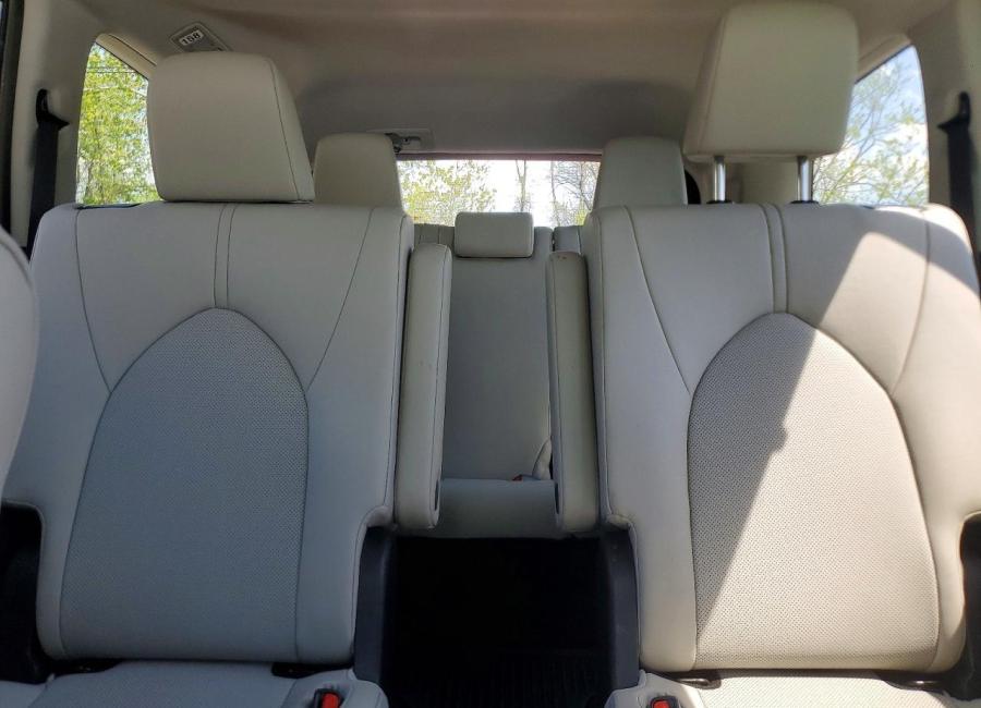 Salvage 2025 Toyota Grand Highlander Hybrid Xle in Gray