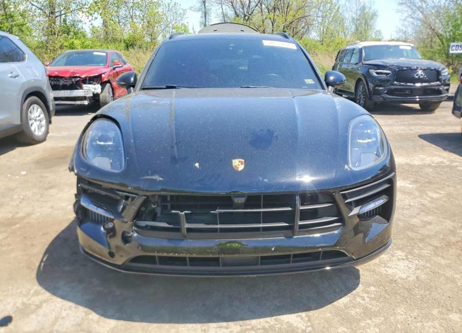 Salvage 2021 Porsche Macan Gts in Black