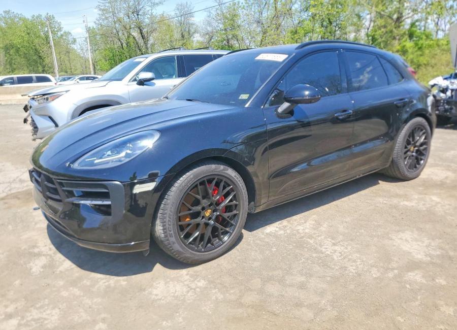 Salvage 2021 Porsche Macan Gts in Black