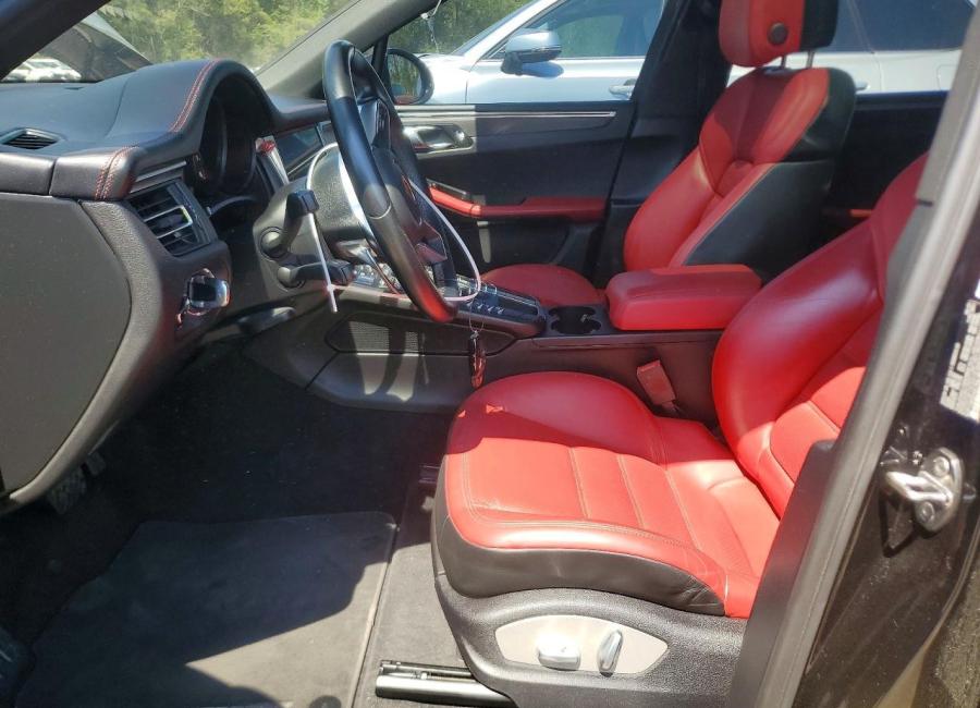 Salvage 2021 Porsche Macan Gts in Black