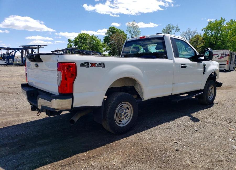 Salvage 2021 Ford F350  in White