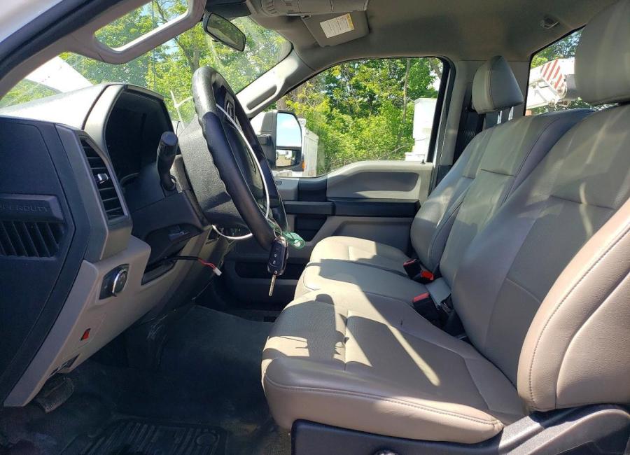 Salvage 2021 Ford F350  in White