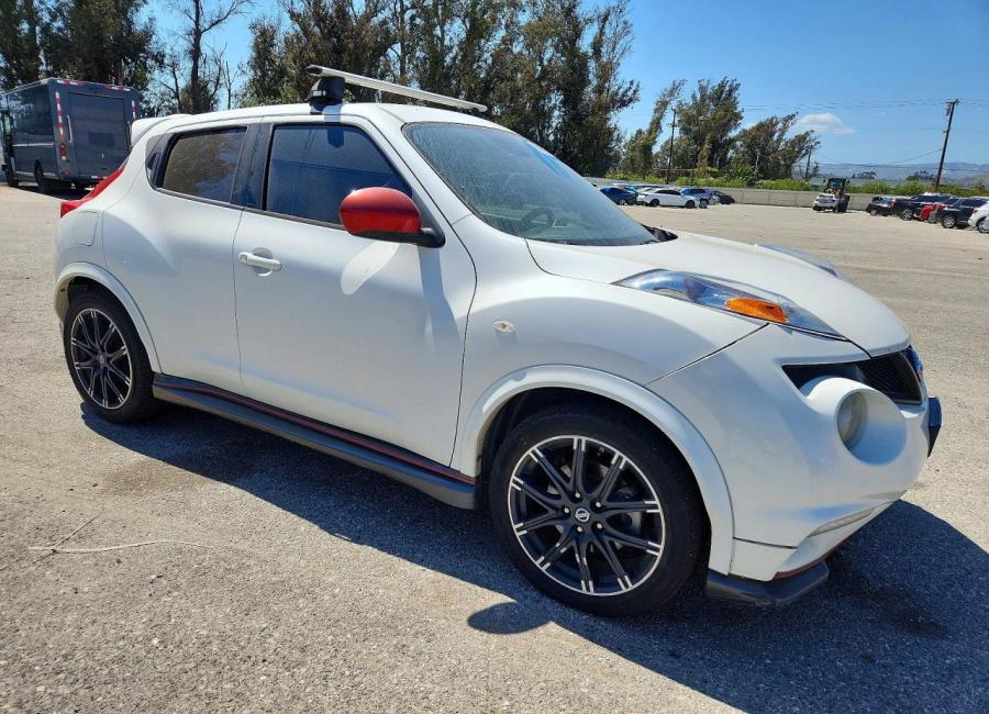 Salvage 2013 Nissan Juke Nismo Awd in White