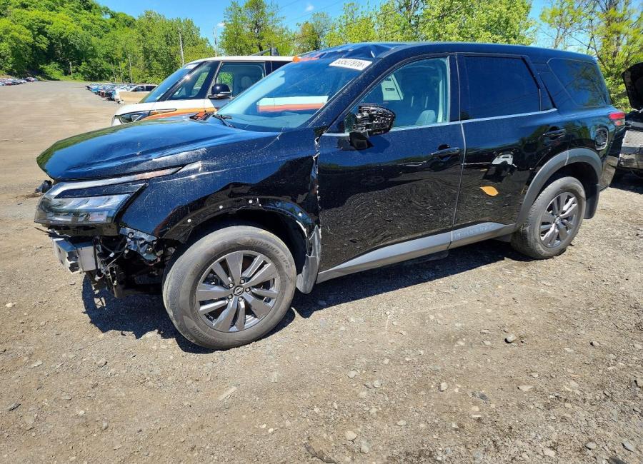 Salvage 2025 Nissan Pathfinder  in Black