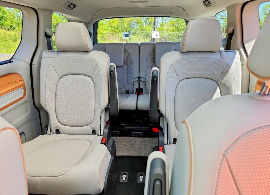 Salvage 2025 Volkswagen Id Buzz First Edition in Two Tone