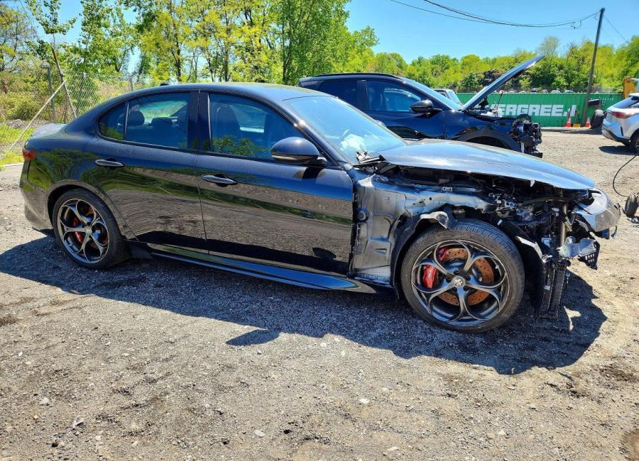 Salvage 2023 Alfa Romeo Giulia Quadrifoglio in Black