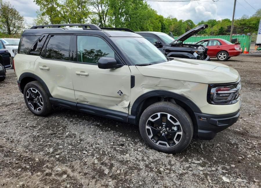 Salvage 2024 Ford Bronco Sport Outer Banks in Brown