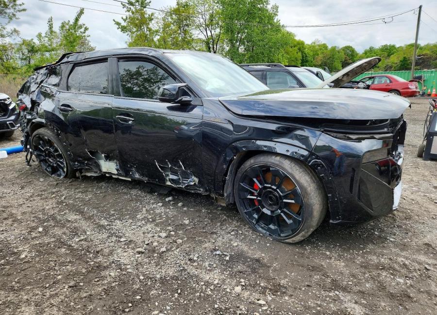 Salvage 2025 Bmw Xm  in Black
