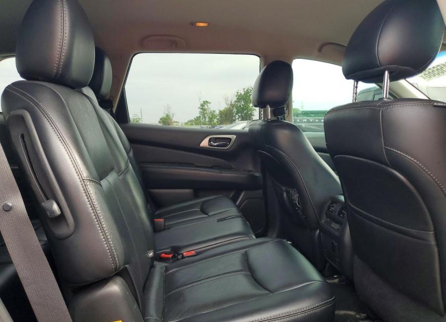 Salvage 2014 Nissan Pathfinder Platinum in Gray