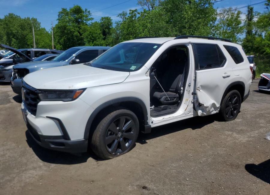 Salvage 2025 Honda Pilot Sport in White