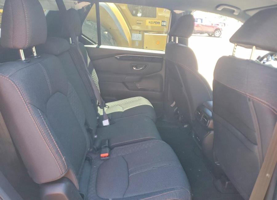 Salvage 2025 Honda Pilot Sport in White