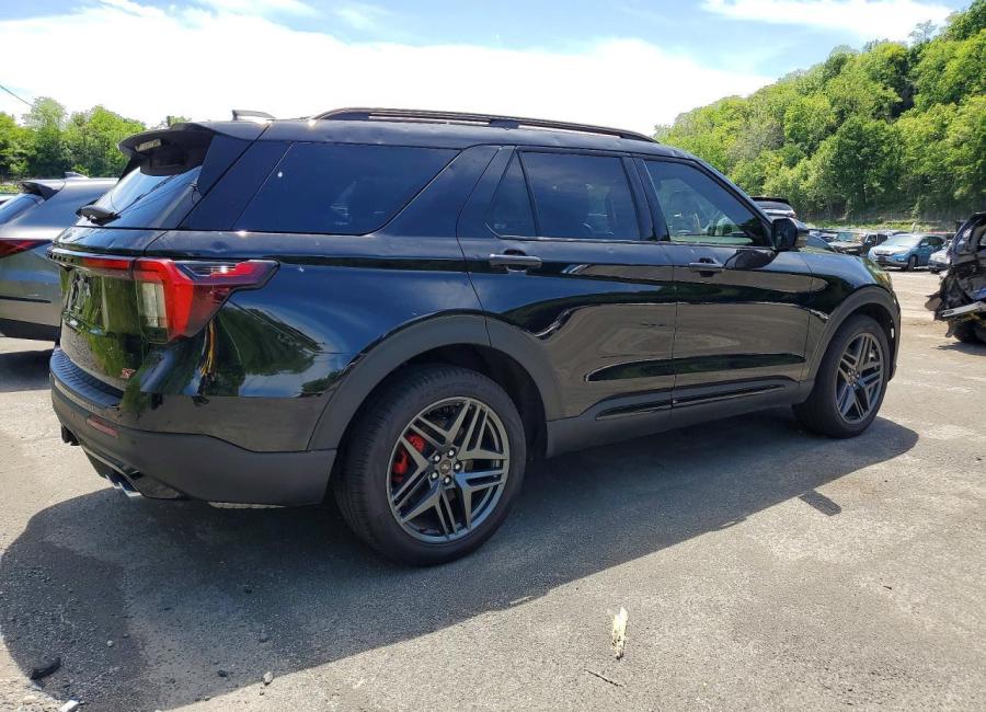 Salvage 2025 Ford Explorer St in Black