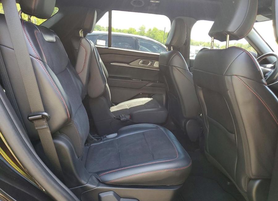 Salvage 2025 Ford Explorer St in Black