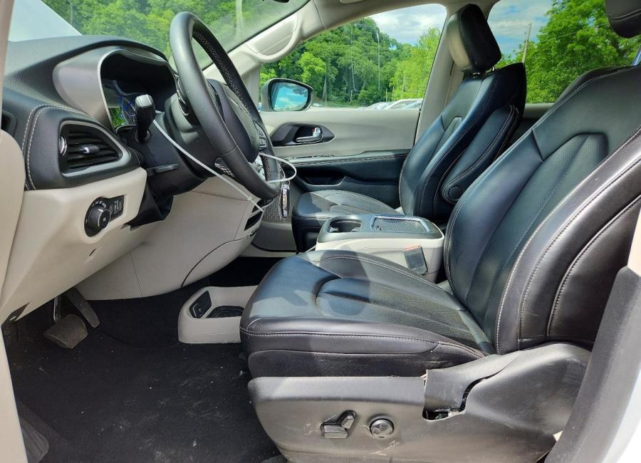Salvage 2023 Chrysler Pacifica Hybrid Touring L in White
